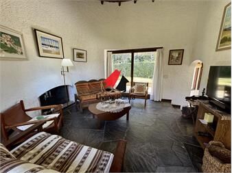https://www.gallito.com.uy/casa-en-venta-en-brava-a-escasos-metros-del-mar-inmuebles-27352366