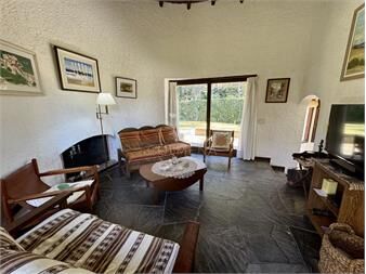https://www.gallito.com.uy/casa-en-venta-en-brava-a-escasos-metros-del-mar-inmuebles-27548189