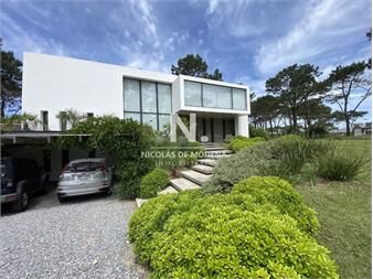https://www.gallito.com.uy/vende-casa-en-pinar-del-faro-de-3-dormitorios-inmuebles-27566102
