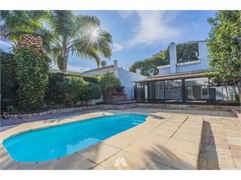 https://www.gallito.com.uy/venta-casa-carrasco-4-dormitorios-inmuebles-27569073