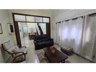 https://www.gallito.com.uy/casa-de-cinco-dormitorios-patio-sotano-y-garaje-en-venta-inmuebles-27569350