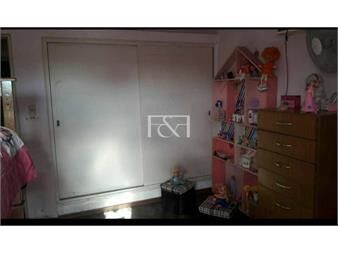 https://www.gallito.com.uy/casa-en-venta-de-4-dormitorios-y-1-apartamento-inmuebles-25033019