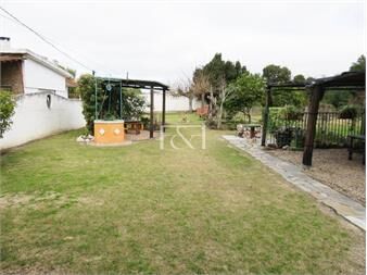 https://www.gallito.com.uy/venta-casa-tres-dormitorios-nuevo-parã­s-inmuebles-23191021