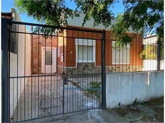 https://www.gallito.com.uy/alquiler-casa-en-colon-a-dos-cuadras-de-av-garzon-inmuebles-27448501