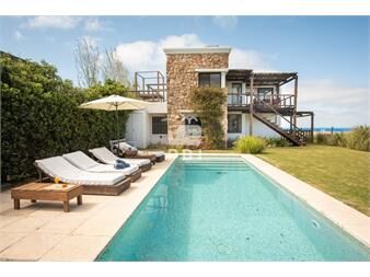 https://www.gallito.com.uy/espectacular-casa-en-venta-en-el-chorro-con-al-inmuebles-26158419