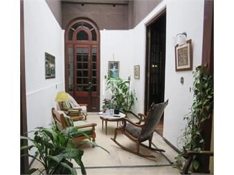 https://www.gallito.com.uy/venta-casa-tres-dormitorios-dos-baã±os-palermo-inmuebles-27572704