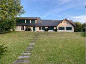 https://www.gallito.com.uy/casa-en-venta-de-5-dormitorios-servicio-en-el-inmuebles-24696149