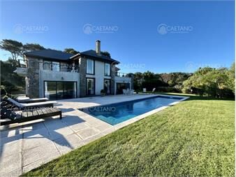 https://www.gallito.com.uy/alquiler-anual-o-temporal-casa-3-dormitorios-chihuhua-pun-inmuebles-24931851