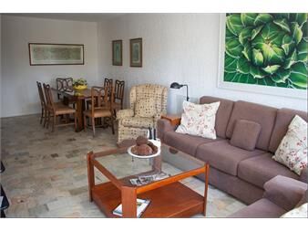 https://www.gallito.com.uy/apartamento-en-venta-3-dormitorios-punta-del-este-rooseve-inmuebles-27573229