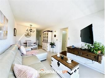 https://www.gallito.com.uy/apartamento-en-alquiler-de-2-dormitorios-con-2-inmuebles-26278627