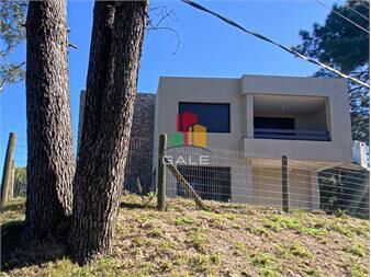 https://www.gallito.com.uy/moderna-casa-de-3-dormitorios-en-pinares-inmuebles-27240406