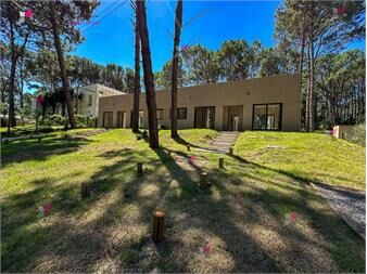 https://www.gallito.com.uy/casas-a-estrenar-en-laguna-del-sauce-punta-del-inmuebles-27032497