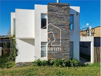 https://www.gallito.com.uy/casa-en-altos-de-punta-piedras-3-dormitorios-inmuebles-27573549