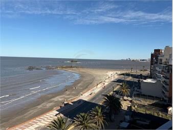 https://www.gallito.com.uy/casatroja-venta-apartamento-frente-a-la-rambla-inmuebles-27575882