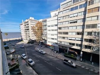 https://www.gallito.com.uy/apartamento-en-pocitos-comodo-terraza-al-frente-2-bañ-inmuebles-27489574