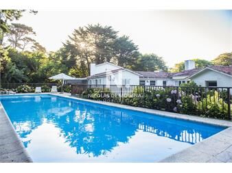 https://www.gallito.com.uy/vende-casa-en-brava-punta-del-este-de-5-inmuebles-24600922
