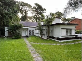 https://www.gallito.com.uy/hermosa-casa-en-venta-de-4-dormitorios-en-punta-inmuebles-27576125