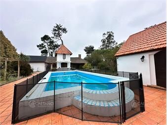 https://www.gallito.com.uy/vende-casa-de-4-dormitorios-con-piscina-y-gran-en-inmuebles-26307518