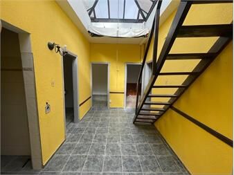 https://www.gallito.com.uy/apartamento-4-dormitorios-palermo-inmuebles-27581259