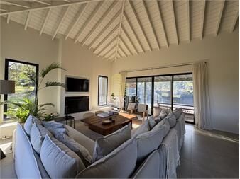 https://www.gallito.com.uy/alquiler-temporada-de-increã­ble-casa-de-diseã±o-en-barrio-inmuebles-27517857
