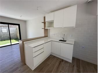 https://www.gallito.com.uy/venta-casa-ph-duplex-2-dormitorios-2-baños-cochera-patio-inmuebles-26882861