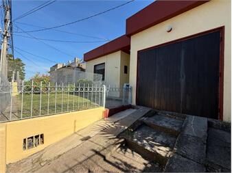 https://www.gallito.com.uy/venta-casa-en-cerrito-de-3-dormitorios-gge-y-patio-inmuebles-27363086