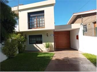 https://www.gallito.com.uy/venta-de-casa-dos-plantas-cochera-y-parrillero-inmuebles-27073886