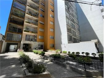 https://www.gallito.com.uy/venta-apartamento-de-3-dormitorios-y-dos-baños-en-pocitos-inmuebles-27347347
