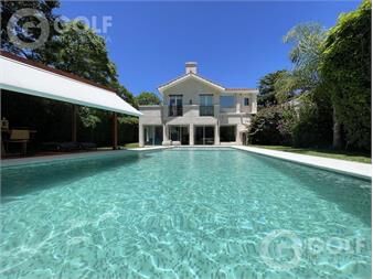 https://www.gallito.com.uy/venta-de-exclusiva-casa-5-dormitorios-en-carrasco-con-pisci-inmuebles-24760607