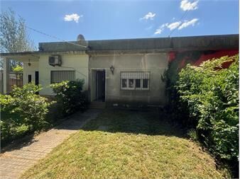 https://www.gallito.com.uy/casa-en-venta-en-colon-a-tres-cuadras-de-av-garzon-inmuebles-27581951