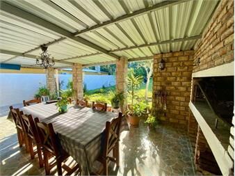 https://www.gallito.com.uy/venta-casa-2-dormitorios-y-terreno-en-los-bulevares-inmuebles-27582033