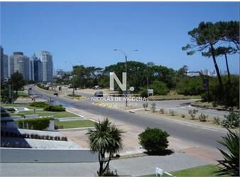 https://web5.gallito.com.uy/apartamento-de-3-dormitorios-en-mansa-punta-del-inmuebles-23800657