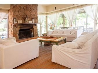 https://www.gallito.com.uy/venta-casa-lugano-5-dorm-piscina-inmuebles-27586209