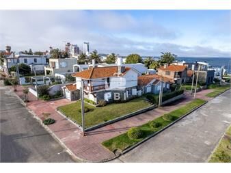 https://www.gallito.com.uy/venta-casa-3-dormitorios-peninsula-punta-del-inmuebles-25900380