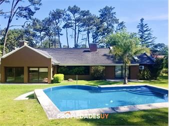 https://www.gallito.com.uy/moderna-casa-de-4-dormitorios-en-alquiler-anual-san-rafael-inmuebles-25968204