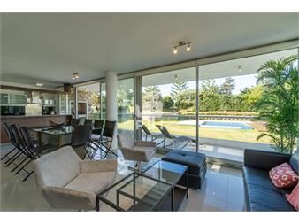 https://www.gallito.com.uy/apartamento-2-suite-playa-brava-terrazas-de-inmuebles-27553547
