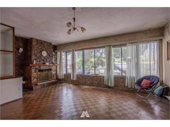https://www.gallito.com.uy/venta-casa-de-altos-3-dormitorios-la-blanqueada-inmuebles-26906162
