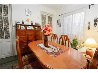 https://www.gallito.com.uy/venta-casa-paso-molino-2-dormitorios-inmuebles-27595625