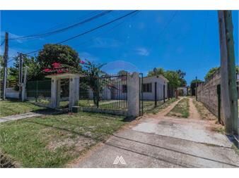 https://www.gallito.com.uy/venta-p-unico-3-casas-santa-lucia-del-este-inmuebles-27595640