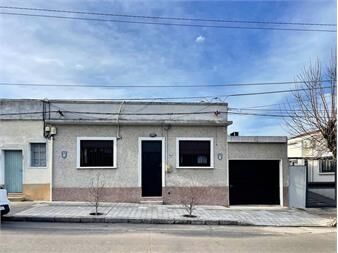 https://www.gallito.com.uy/venta-casa-centro-florida-2-dormitorios-gran-patio-inmuebles-27595746