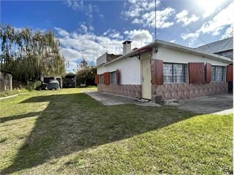 https://www.gallito.com.uy/venta-casa-el-pinar-dos-dormitorios-inmuebles-27595923