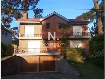 https://www.gallito.com.uy/vende-casa-en-pinares-de-4-dormitorios-en-punta-inmuebles-26121773