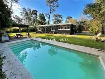 https://www.gallito.com.uy/barrio-cã³rdoba-casa-de-3-dormitorios-con-inmuebles-24384433
