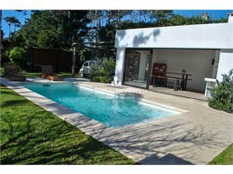 https://www.gallito.com.uy/hermosa-casa-gran-parque-con-piscina-climatizada-inmuebles-22844974