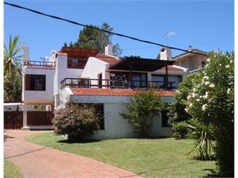 https://www.gallito.com.uy/casa-ph-en-la-rinconada-punta-ballena-a-metros-inmuebles-27406453
