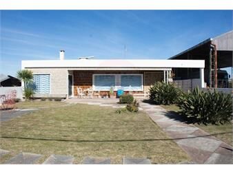 https://web5.gallito.com.uy/venta-casa-4-dormitorios-en-san-jacinto-con-garaje-inmuebles-27596285
