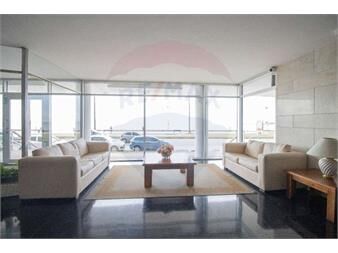 https://www.gallito.com.uy/venta-apartamento-pocitos-rambla-4d-3b-garaje-inmuebles-27370044