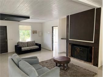 https://www.gallito.com.uy/muy-linda-casa-en-barrio-privado-en-punta-ballena-inmuebles-23065917