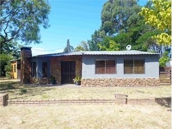 https://www.gallito.com.uy/casa-3-dormitorios-y-apartamento-en-santa-ana-inmuebles-27405694