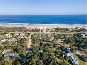 https://www.gallito.com.uy/vende-terreno-en-arenas-de-jose-ignacio-gran-inmuebles-27599492